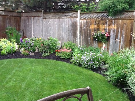 ... Fenceline Landscaping Ideas, Landscaping Against Fence, Backyard Styles, Flowerbed Landscaping, Garden List, Corner Gardens, Fence Decorations, Lennar Homes, Backyard Garden Layout