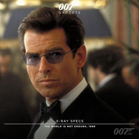 The World is not Enough, Pierce Brosnan as James Bond No. 5. The very first Bond film he claims to have seen is the 007 movie Goldfinger (1964). Pierce Brosnan 007, James Bond Sunglasses, The World Is Not Enough, Bond Style, In Spectre, George Lazenby, Bond Series, James Bond Style, James Bond Girls