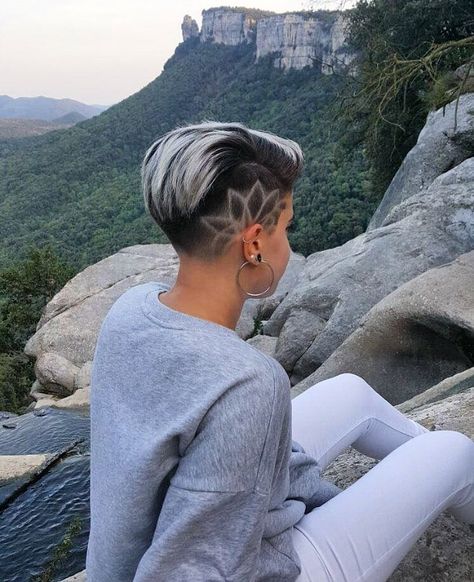 1,880 Likes, 12 Comments - #BuzzCutFeed (@buzzcutfeed) on Instagram: “• C R O P P E D • I T • Model @d_w_i_l_l_o_w 💛 Hair By @luigi_monte ✂️ #BuzzCutFeed #PixieCut…” Pixie Transformation, Long Hair Dos, Barber Art, Bald Beauty, Extreme Hairstyles, Round Face Men, Women Haircuts Long, Finger Wave Hair, Shaved Hair Designs