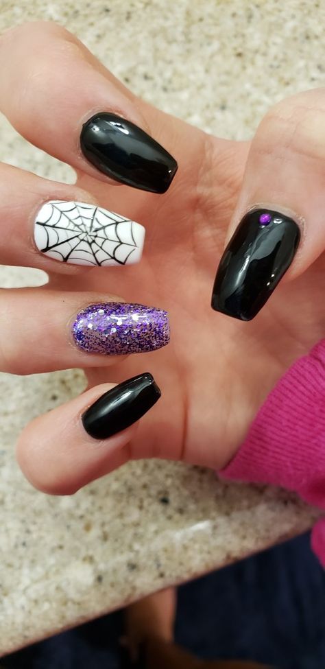 Purple Halloween Nails 2022, Simple Hocus Pocus Nails, Black Orange And Purple Nails, Black Purple And Orange Nails, Black Orange Purple Nails, Purple Orange Black Nails, Purple And Orange Nails Halloween, Purple Black Halloween Nails, Black And Purple Gel Nails