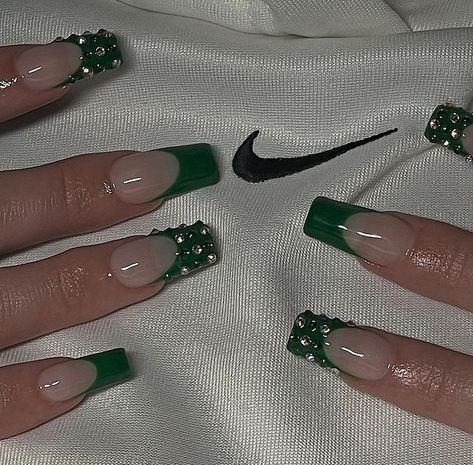 Dark Green Nail Ideas Acrylic, Nail Inspired Green, Dark Green Nails Coffin Short, Green And Brown Nails Acrylic, Green Coffin Nail Ideas, Square Green Nails, Short Green Acrylic Nails, Green And Brown Nails, Brown Nails Acrylic