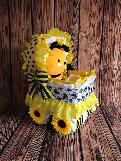 Fall Diaper Cake, Bee Themed Gender Reveal, Sweet As Can Bee, Diy Diaper Cake, Bee Stuff, Honey Bee Baby Shower, Sunflower Baby Showers, Baby Shower Baskets