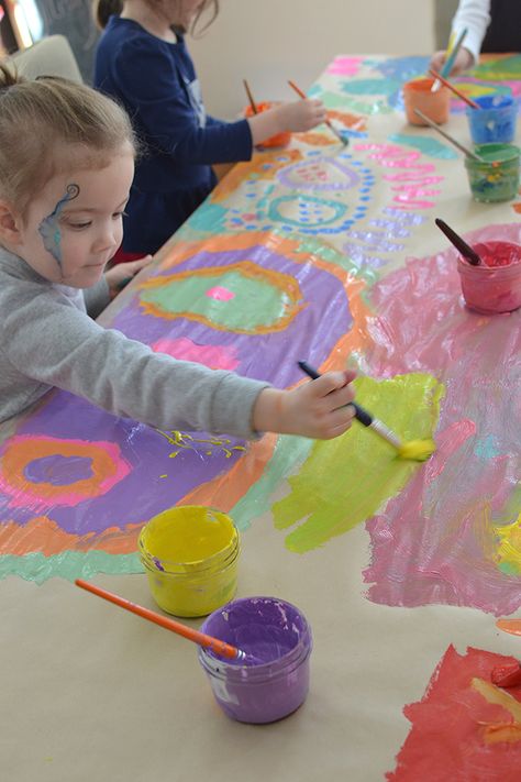 4yr olds work together to make a big painting ~ collaborative art projects foster cooperation Recycled Material Art, Big Painting, Collaborative Art Projects, Art Projects For Teens, Washable Paint, Collaborative Art, Process Art, Preschool Art, Drawing Challenge