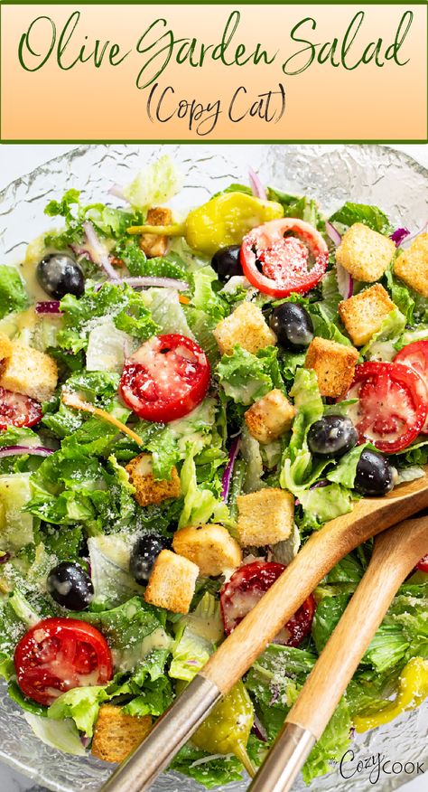 salad with lettuce, tomatoes, pepperoncini, croutons, and black olives. Italian Style Salads, Italian Salad Olive Garden, Italian Garden Salad, Salad For Pizza, Italian Lettuce Salad, Olive Garden Salad Recipe, Olive Garden Salad, Salad Recipes Healthy Easy, Zesty Italian Dressing