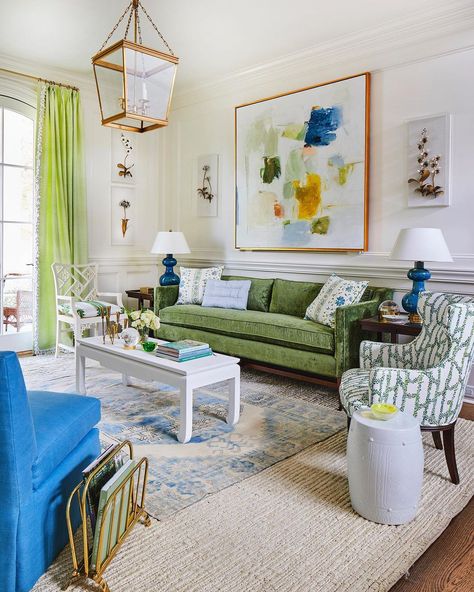 American Home Design, Blue And Green Living Room, Design Salon, Green Sofa, American Home, Living Room Green, Loft Spaces, Formal Living Rooms, Formal Living