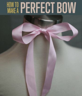 How To Tie A Bow With Ribbon Around Something, Tie Bows With Ribbon, Bow Out Of Ribbon, Ribbon Tying, Extra Aesthetic, Tying Bows, How To Tie Ribbon, Ribbon Diy, Perfect Bow