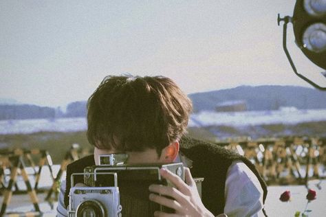 Wonwoo Film, Alpha Werewolf, Camera Wallpaper, Film Icon, K Wallpaper, Im Falling, Vintage Icons, Seventeen Wonwoo, King Of My Heart