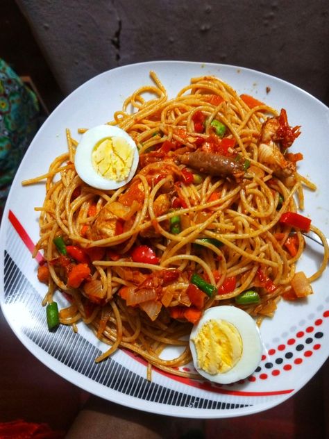 Jollof Spaghetti, Boiled Eggs, Cooking And Baking, Spaghetti, Baking, Quick Saves