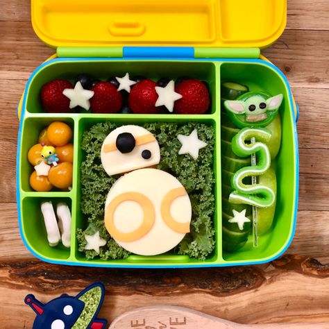 Happy Monday, Teuko friends! Embark on an intergalactic adventure with lunch boxes that are out of this world! The Star Wars celebration will happen on Saturday, May 4th. So let’s get ready! Today, we feature none other than the lovable droid BB-8 from the Star Wars saga! 🌌🤖 Meet BB-8, the droid with a heart of gold and a mission to save the galaxy! 🌟 With his spherical body and endearing personality, BB-8 is a fan-favorite character beloved by Star Wars fans of all ages. Now, you can bring ... Round Sandwich, Character Bento, Bb8 Droid, Open Sandwich, Bento Ideas, Carrot Sticks, May 4th, Star Wars Celebration, Lunchbox Ideas