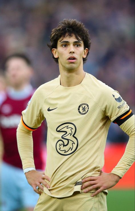 Playing for Chelsea Joao Felix Chelsea, Felix Chelsea, Best Football Players, Football Icon, Soccer Boys, Football Boys, كريستيانو رونالدو, Inside Jokes, Play Ball