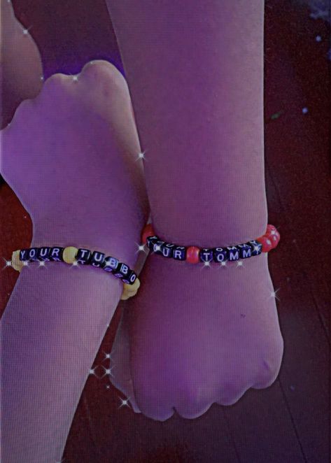 Lovejoy Bracelet Ideas, Ranboo Bracelet, Dsmp Accessories, Lovejoy Bracelet, Dsmp Kandi, Dsmp Bracelets, Dsmp Crafts, Your Tommy Your Tubbo, Aesthetic Bracelets