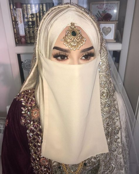 Liyana Hijab Stylist on Instagram: “How stunning does my niqabi bride look??? Allahumma Barik Laha ♥️. I absolutely loved getting this doll and her mum ready. Honestly there…” Niqab Bride, Niqab Tutorial, Muslim Wedding Dress Hijab Bride, Hijabi Bride, Bride Fashion Illustration, Niqabi Bride, Wedding Dresses Hijab Bride, Wedding Dresses Muslim, Bridal Hijab Styles