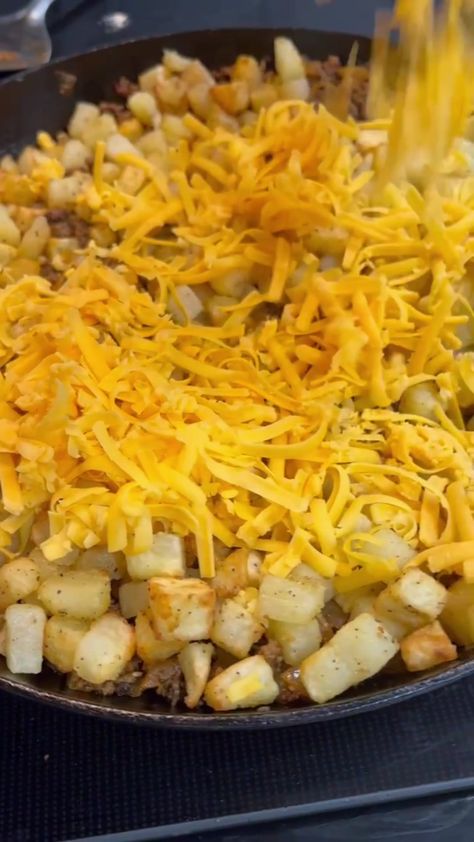 Cheesy Taco Potato Skillet🔥 | Cheesy Taco Potato Skillet🔥 Recipe 1 lb ground beef 1 chopped onion 1/2 tsp each of salt and pepper 1/4 tsp of cayenne pepper 2 tsp of chili powder 1... | By Cookinginthemidwest Cheesy Taco Potato Skillet, Taco Potatoes Casserole, Recipes With 1lb Ground Beef, Beef Taco Casserole, Potato Skillet, Cheese Tacos, Potato Tacos, Skillet Potatoes, Taco Casserole