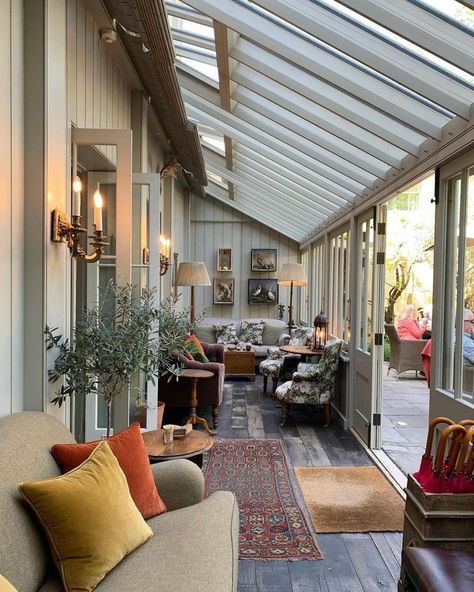 The Pig Hotel Interior, Orangery Dining Room, Frances Loom, Orangery Interior, Sunroom Porch, Sunroom Living Room, The Pig Hotel, Conservatory Decor, Conservatory Design