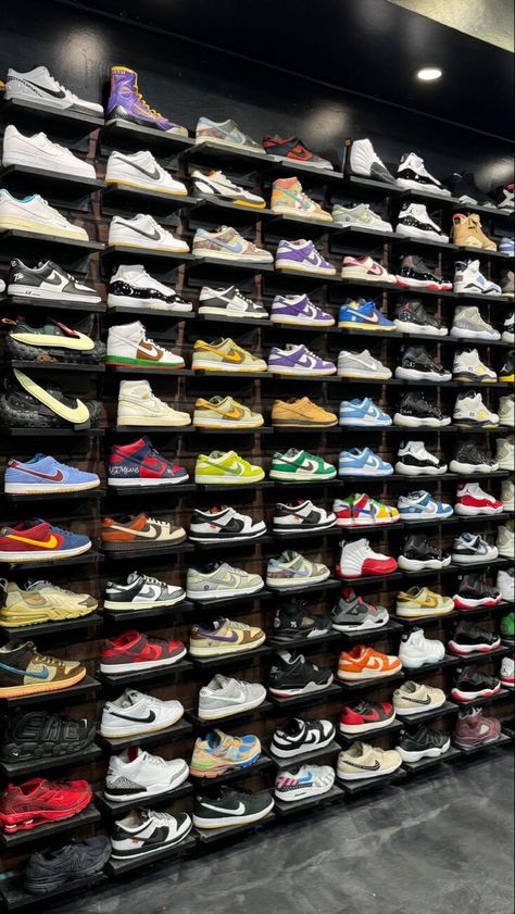 Sneakers Collection Aesthetic, Sneaker Collection Aesthetic, Sneakerhead Room, Shoe Room, Pretty Sneakers, Shoe Wall, Trendy Shoes Sneakers, Nike Fashion Shoes, Mens Clothing Store