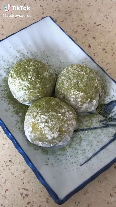 Mango Matcha, Matcha Mochi, Food Tiktok, Cottagecore Food, Mochi Recipe, Tasty Videos, Makanan Diet, Läcker Mat, Asian Desserts