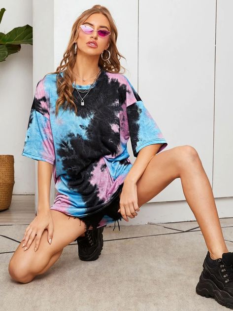 Tie Dye Drop Shoulder Oversized Tee | SHEIN USA Tshirt Tie, How To Tie Dye, Summer T Shirts, Oversized Outfit, Tie Dye Outfits, Tie Dye Colors, T Shirt Oversize, Tshirt Outfits, Women T Shirts