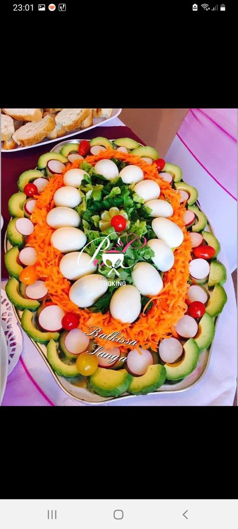 Salad Presentation, Grill Party, Catering Ideas Food, Party Food Platters, Food Platters, Food Decoration, Food Presentation, Food Design, Salad Recipes