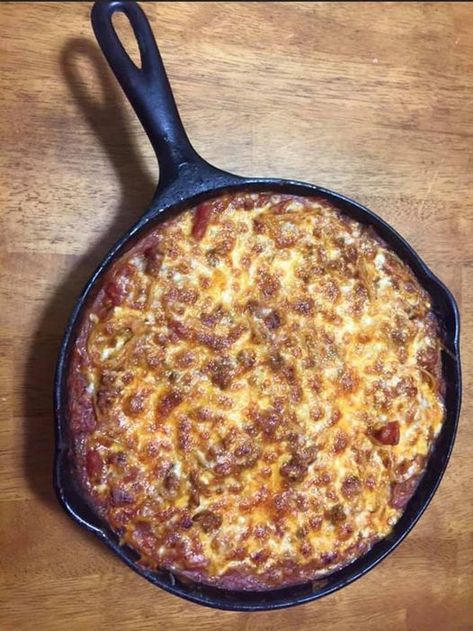 Hillbilly Spaghetti Pie recipe Hillbilly Spaghetti Pie, Hillbilly Pie Recipe, Hillbilly Spaghetti, Hillbilly Pie, Hillbilly Food, Hillbilly Recipes, Spaghetti Pie Recipe, Butter Biscuits Recipe, Spaghetti Pie Recipes