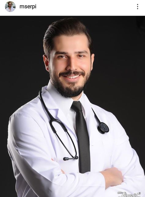 Doctor Headshots Male, Doctor Portrait Photography, Doctor Profile Picture, Doctor Poses Photography, Doctor Photoshoot Medical, Doctors Photoshoot, Doctor Poses, Doctor Headshots, Doctor Photoshoot