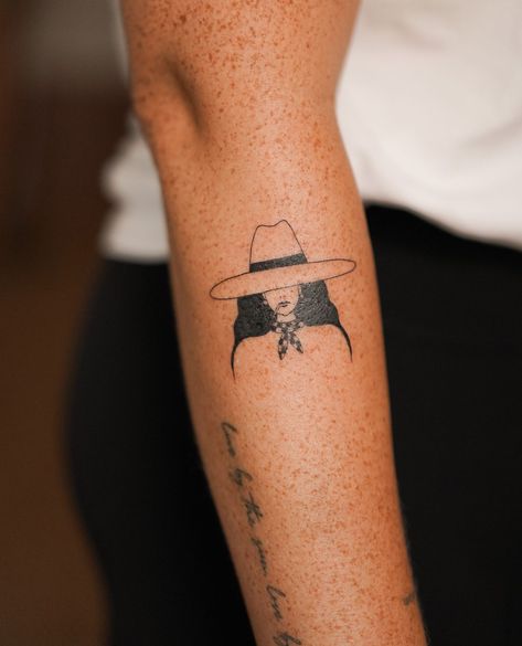 i love this. ⁠ ⁠ #western #westerntattoo #boho #bohotattoo #tattoo #tattooartist #tattooinspo #tattooinspiration #tattooideas #smalltattoos #cooltattoos #tattoosleeve #cutetattoo #inspo #tat #cowgirl Cowgirl Riding Horse Tattoo, Western Half Sleeve, Western Patchwork Tattoo, Small Western Tattoos, Western Patchwork, Cowgirl Tattoo, Cowgirl Tattoos, Cowboy Tattoos, Patchwork Tattoo