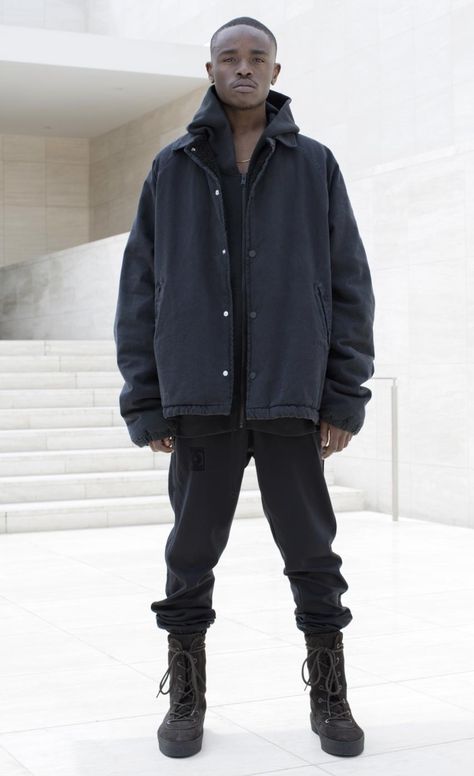 Season 4 YEEZY Yeezy Runway, Asian Male Reference, New York Anime, Black Guys Fashion, Yeezy Szn, Mens Style 2023, Kanye Style, Yeezy Clothing, Yeezy Season 4