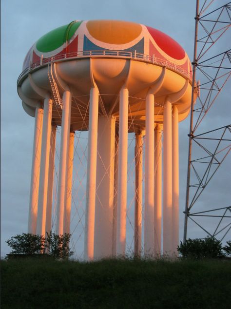 Kc Skyline, Amusment Parks, Roadside America, Country Club Plaza, Water Towers, Cool Places, Midwest Living, Water Tanks, City Photos