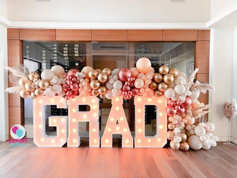 Colorful Graduation Party, Pharmacy School Graduation Party, Graduation Party Colors, Graduation Party Inspiration, Pink Graduation Party, College Graduation Party Decorations, Grad Party Theme, Graduation Cake Designs, Balloon Displays