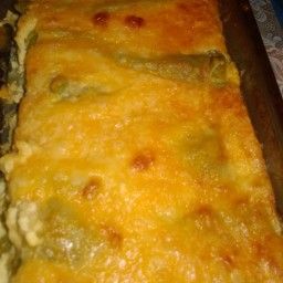 Deliscious and easy Chile Relleno Caserole - Chile Relleno Casserole Chile Rellanos, Hominy Casserole, Hominy Recipes, Chile Relleno Casserole Recipe, Chile Relleno Recipe, Chili Relleno Casserole, Relleno Casserole, Chile Relleno Casserole, Green Chili Recipes