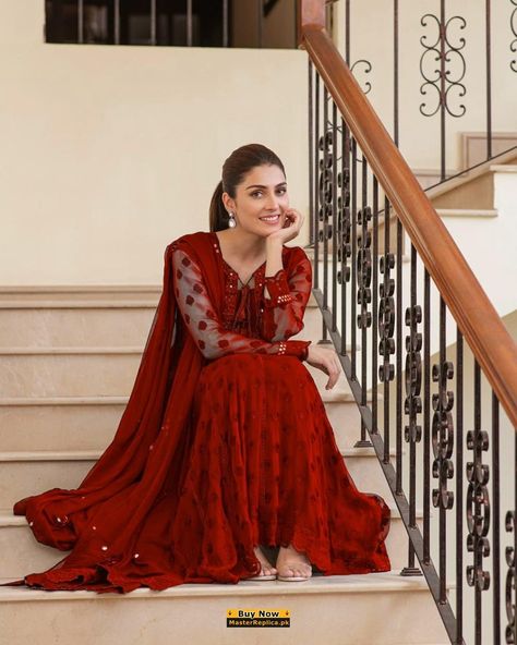 Fairytale Pakistani Drama, Ayeza Khan Dresses, Pakistani Actress Dresses, Mirror Work Dupatta, Mahira Khan Dresses, Actress Dress, Nida Yasir, Dress Design Pakistani, Desi Wedding Dresses