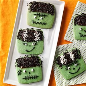 Frankenstein Cupcakes, Frankenstein Cookies, Witches Den, Shaped Cookies Recipe, Frankenstein Cookie, Halloween Invites, Seasonal Baking, Party Monster, Sugar Cookie Mix