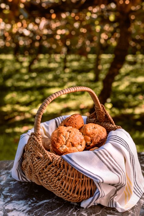 Kiwifruit Bran Muffins - a new take on a classic. Perfect for the school lunch box! Muffin Basket, Basket Photography, Baked Sweets, Avocado Brownies, Bran Muffins, School Lunch Box, Kiwi Fruit, School Lunch, Fruit Recipes