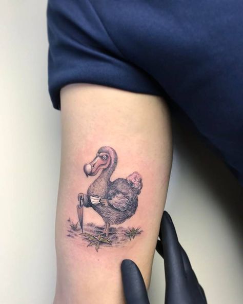 Hen Tattoo, Common Tattoos, Tattoo Sites, Dodo Bird, Famous Tattoo Artists, Cool Tattoos For Guys, Detailed Tattoo, Japanese Sleeve Tattoos, Bird Tattoo