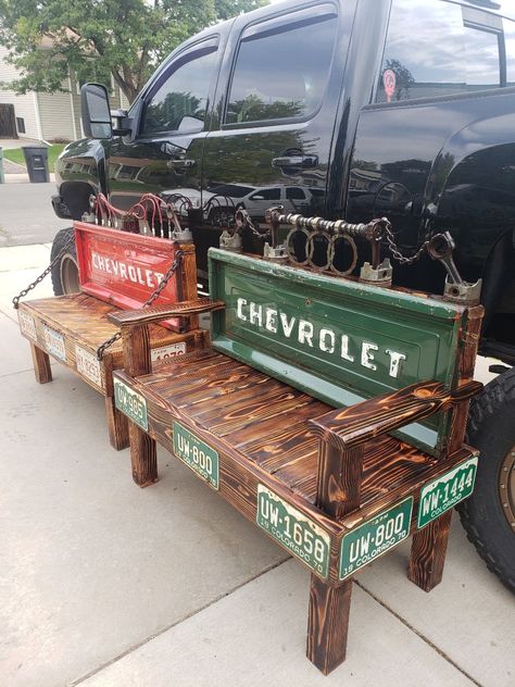 Chevy Tailgate Bench, Tailgate Benches, محطة وقود, License Plate Crafts, Tailgate Bench, Car Part Art, Car Parts Decor, Custom Bench, Garage Furniture