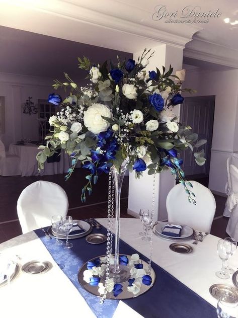 Navy Blue And Gold Centerpiece Ideas, Blue Quinceanera Decorations, Royal Blue Quinceanera Decorations, Navy Blue Quinceanera Ideas, Royal Blue Quinceanera Theme, Blue Quinceanera Ideas, Navy Blue Quinceanera, Blue Flower Centerpieces, Royal Blue Centerpieces