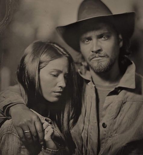 Kayce Dutton And Monica, Kayce Yellowstone, Kayce And Monica, Yellowstone Cast, Kayce Dutton, Yellowstone Series, Luke Grimes, Ensemble Cast, Kevin Costner