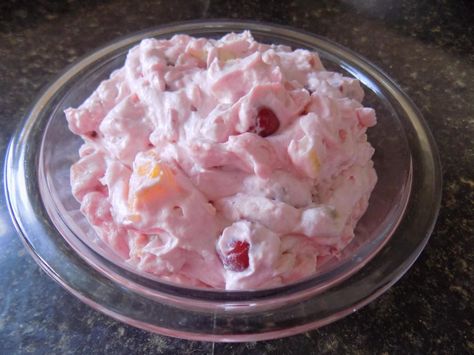 This is a twist on a traditional fruit salad. Good any time of year.Whether it is or isn't is up too you. #Fruitsalads Jello Salads, Fruit Salad Easy, Fluff Desserts, Fruit Salad Recipe, Fruit Cocktail, Junk Yard, Ambrosia Salad, Jello Recipes, Fruit Dishes