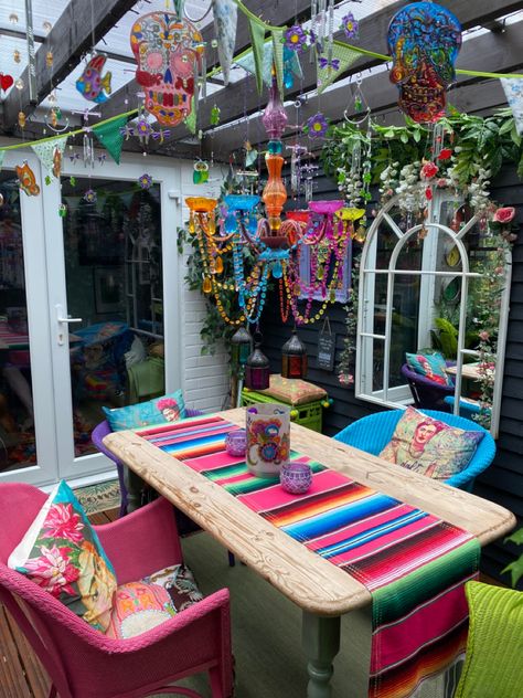 Mexican Themed Patio Outdoor Living, Outdoor Patio Ideas Colorful, Maximalist Outdoor Space, Colorful Outdoor Patio Ideas, Mexican Style Patio Ideas, Mexican Outdoor Decor Patio, Bohemian Greenhouse, Colorful Patio Ideas, Colorful Backyard Ideas