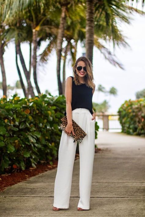 white-wide-leg-pants-with-black-top How to Wear White Wide Leg Pants - 10 Outfit Ideas with Wide Pants Ootd Hijab Casual Outfit Ideas, White Wide Leg Pants Outfit, Wide Pants Outfit, Wide Leg Outfit, White Pants Outfit, Wide Leg Pants Outfit, White Wide Leg Pants, White Dress Pants, Leg Pants Outfit