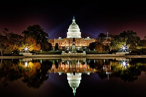 Washington Dc Wallpaper, Capitol Building Washington Dc, Dc Wallpaper, Pool At Night, Reflecting Pool, Us Capitol, Ghost Tour, Capitol Building, Nova York