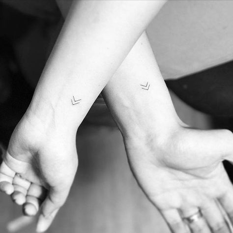 Couple Tattoo Tattoo Couple Aesthetic, Black Fish Tattoo, Three Sister Tattoos, Small Bff Tattoos, Small Best Friend Tattoos, Pair Tattoos, Small Sister Tattoos, Matching Friend Tattoos, Matching Best Friend Tattoos