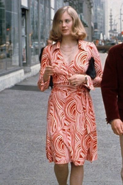 Cybill Shepherd in Taxi Driver (dress ... Cybil Shepherd, Shelley Long, Unconventional Fashion, Kathleen Turner, Film Costumes, Cybill Shepherd, Unknown Facts, 20th Century Fashion, Prince Rogers Nelson