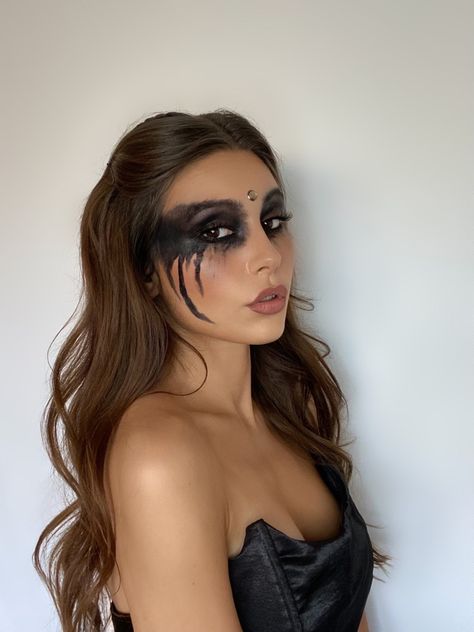 Cavewoman Costume Makeup, Lagatha Vikings Makeup, Furiosa Makeup, Easy Viking Makeup Women, Warrior Halloween Costumes, Valkyrie Makeup, Viking Woman Makeup, Huntress Makeup, Valkyrie Outfit