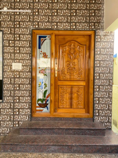 Main Door Glass Design Entrance, Single Main Door Design Indian, Teak Wood Main Door Design Entrance Indian, Wood Main Door Design, Teak Wood Main Door Design, Door Design Indian, Teak Wood Main Door, Wood Main Door, Door Design Entrance