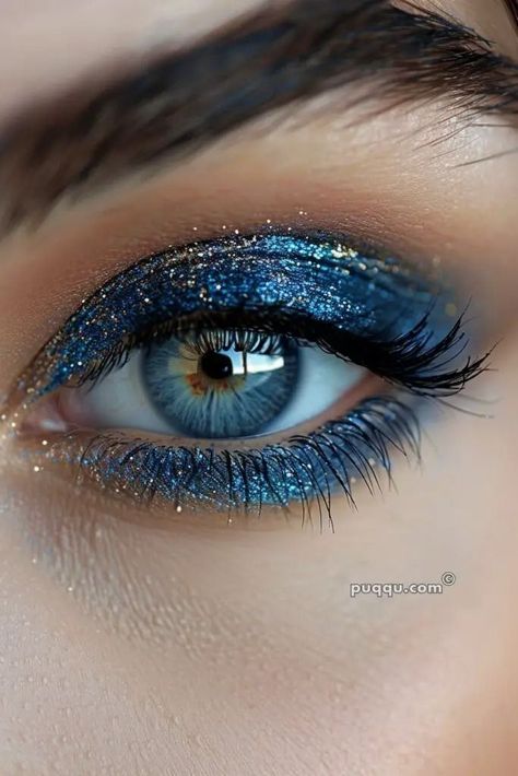 Arabic Eye Makeup, Blue Eyeshadow Makeup, Futuristic Makeup, Euphoria Nails, Blue Eyeshadow Looks, Gyaru Makeup, Face Charts, Make Up Tutorials, Smink Inspiration