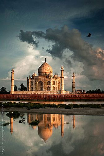 Taj Mahal - Sunset (Explored) | Flickr - Photo Sharing! Tac Mahal, تاج محل, Taj Mahal India, The Taj Mahal, Most Romantic Places, Agra India, Famous Buildings, Breathtaking Places, Romantic Places