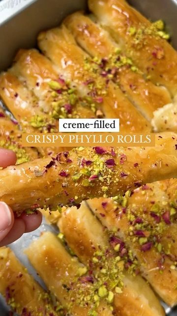 Znoud El Sit, Arab Food, Ramadan Desserts, Baklava Recipe, Sweet Dishes Recipes, Healthy Homemade Recipes, Ramadan Recipes, Sweet Snacks Recipes, Food Recepie