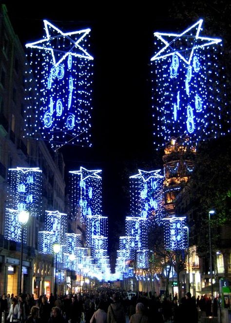 Street Decoration Ideas, Bon Nadal, Perfect Apartment, Christmas Light Installation, Star Lights, Spain Barcelona, Barcelona Catalonia, Christmas Light Displays, Holidays Around The World