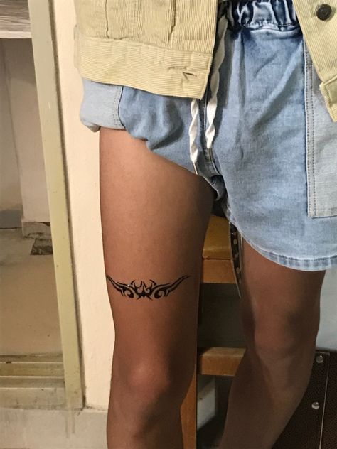 Wings Above Knee Tattoo, Knee Tattoo Simple, Matching Knee Tattoos, Small Knee Tattoo, Tattoos Above The Knee, Above The Knee Tattoos, Above The Knee Tattoos Women, Above Knee Tattoos Women, Above The Knee Tattoo Ideas