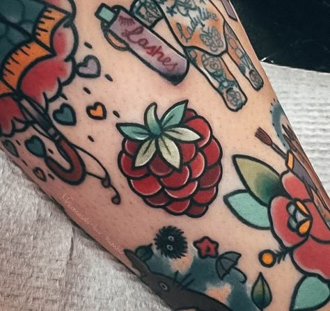 Top 100 Best Raspberry Tattoos For Women - Rubus Fruit Design Ideas Raspberry Tattoos, Fruit Tattoo Ideas, Fruit Tattoos, Raspberry Tattoo, Tropical Tattoos, Blackberry Tattoo, Traditional Tattoo Woman, Tropical Tattoo, Fruit Tattoo